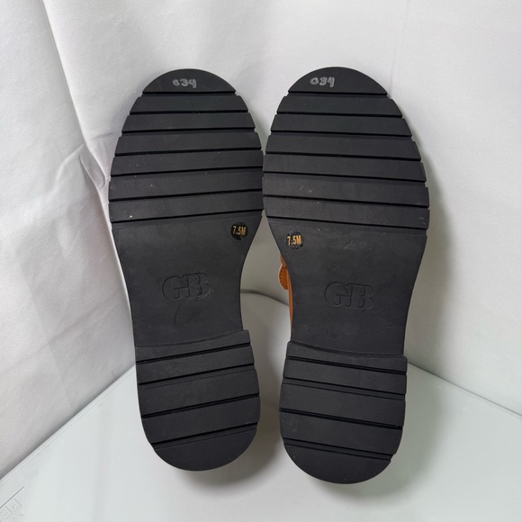 GB Gianni Bini Chunky Loafers Tan Cream Lug Sole Preppy Shoes 7.5 - Picture 7 of 7